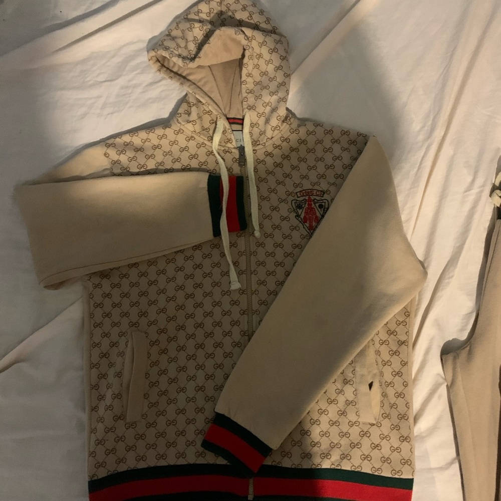 Season 3 gucci sweatsuit